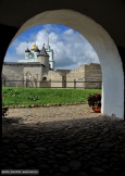 Псков. Вид на Троицкий Собор из Довмонтова города (2012)